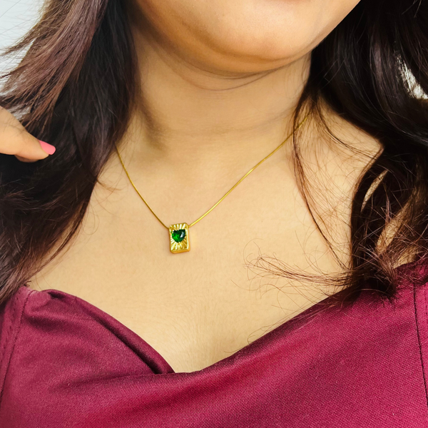 Emeralda Heart Necklace