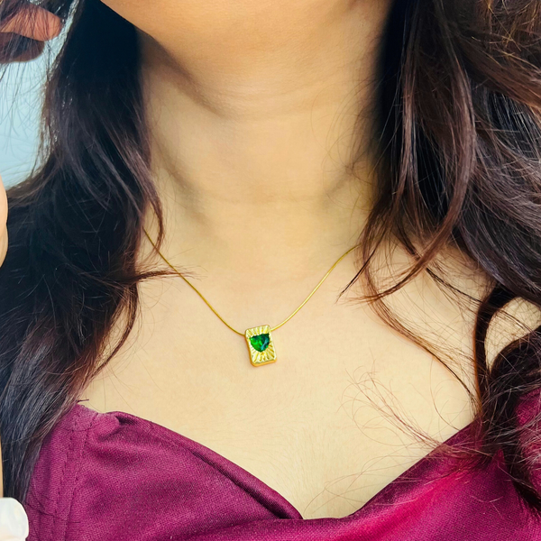 Emeralda Heart Necklace