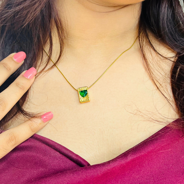 Emeralda Heart Necklace