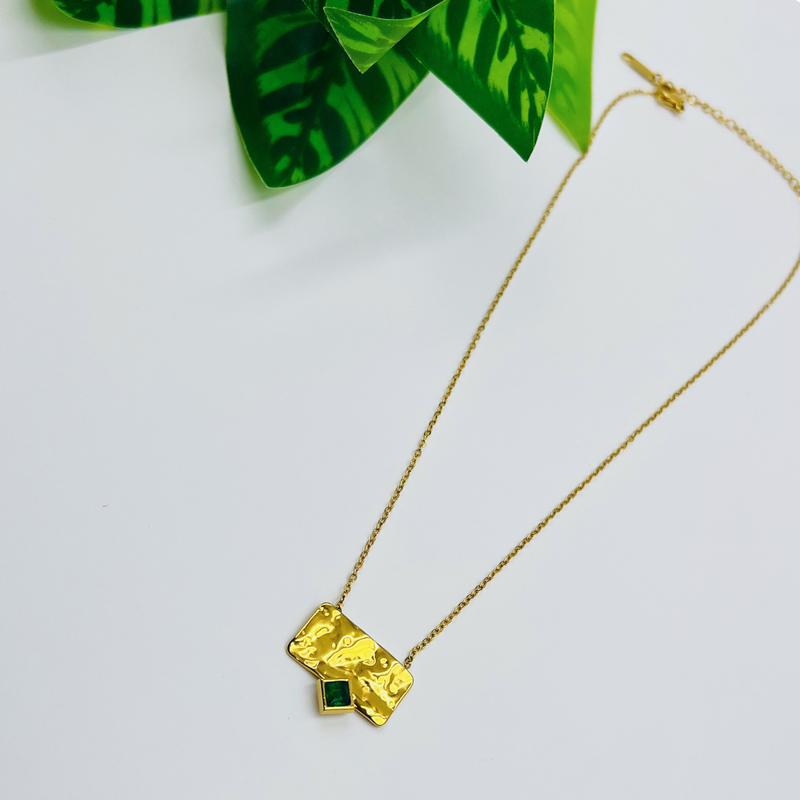 Emerald Glow Necklace 💚✨