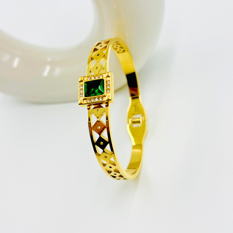 Emera Glow Bracelet